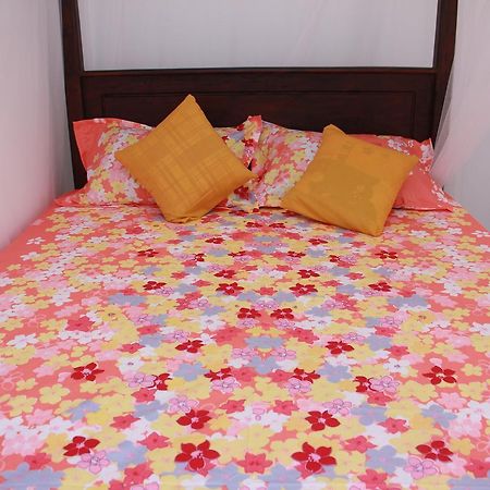 Mirissa White Plaza Hotel Bagian luar foto