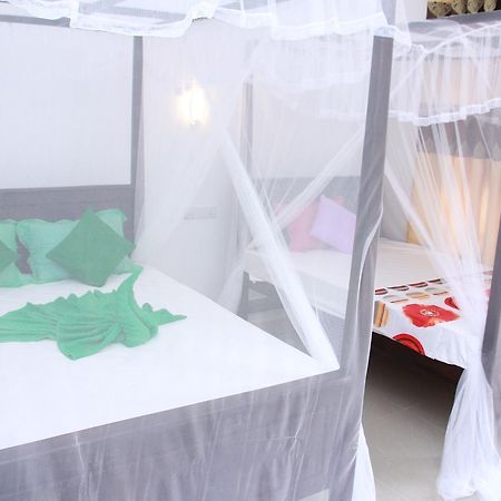 Mirissa White Plaza Hotel Bagian luar foto