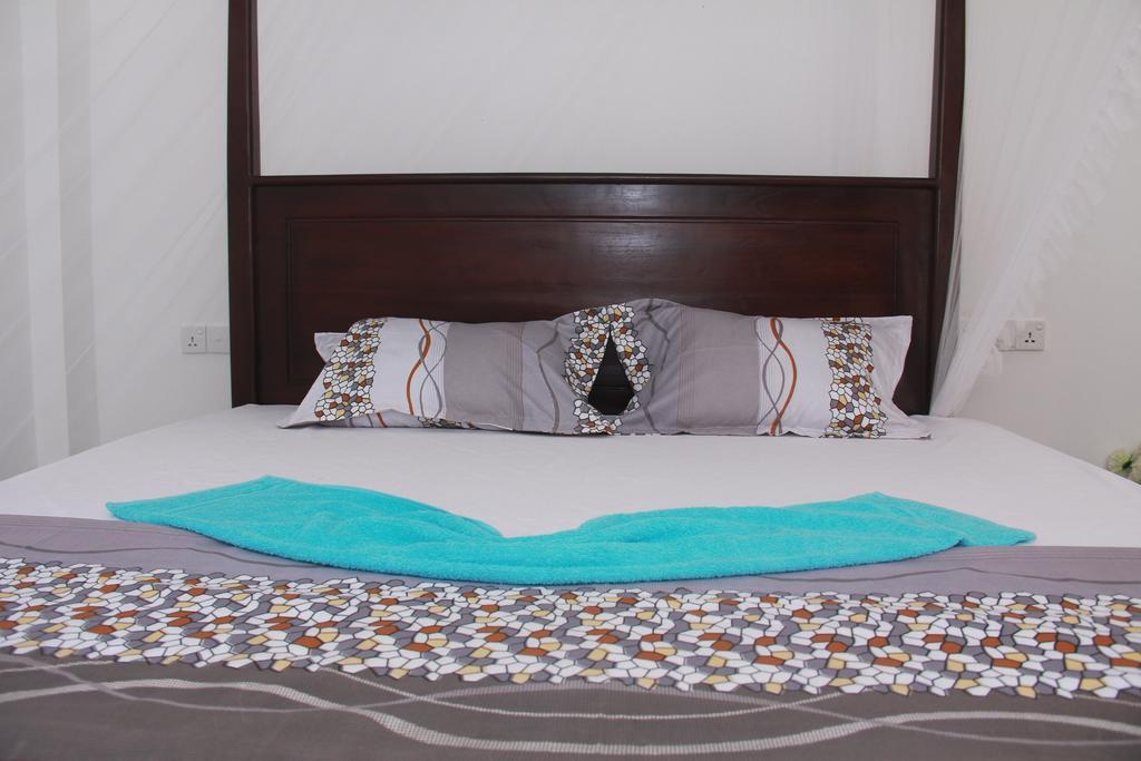 Mirissa White Plaza Hotel Bagian luar foto