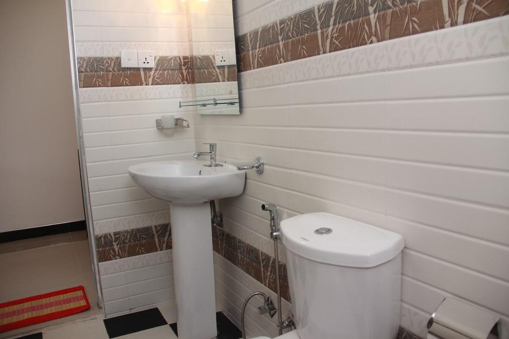 Mirissa White Plaza Hotel Bagian luar foto