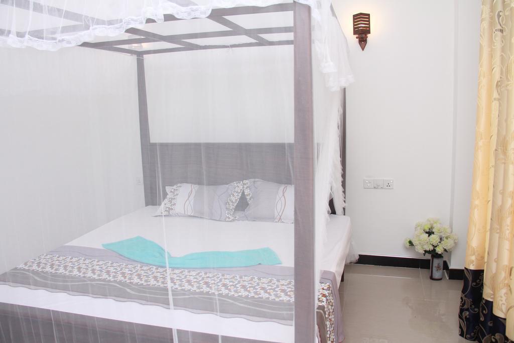 Mirissa White Plaza Hotel Bagian luar foto