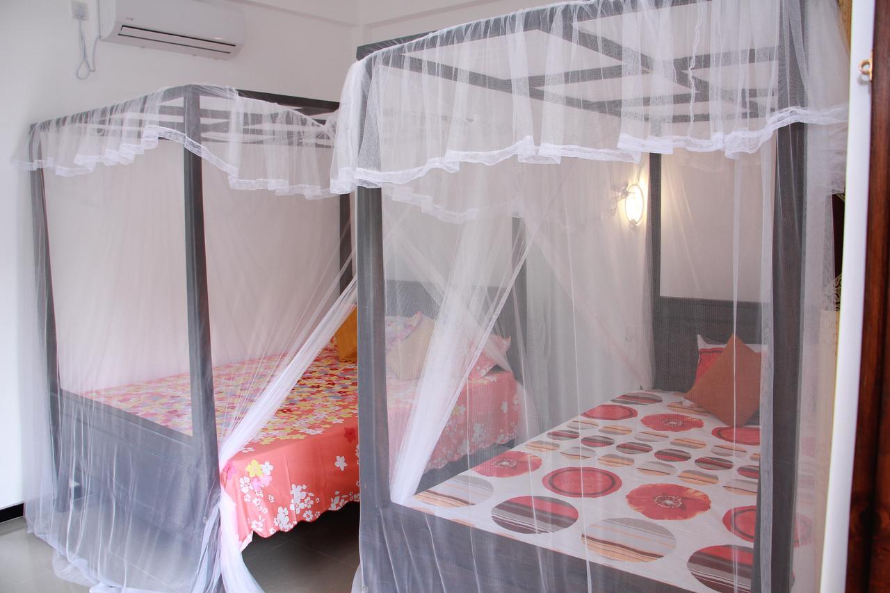 Mirissa White Plaza Hotel Bagian luar foto