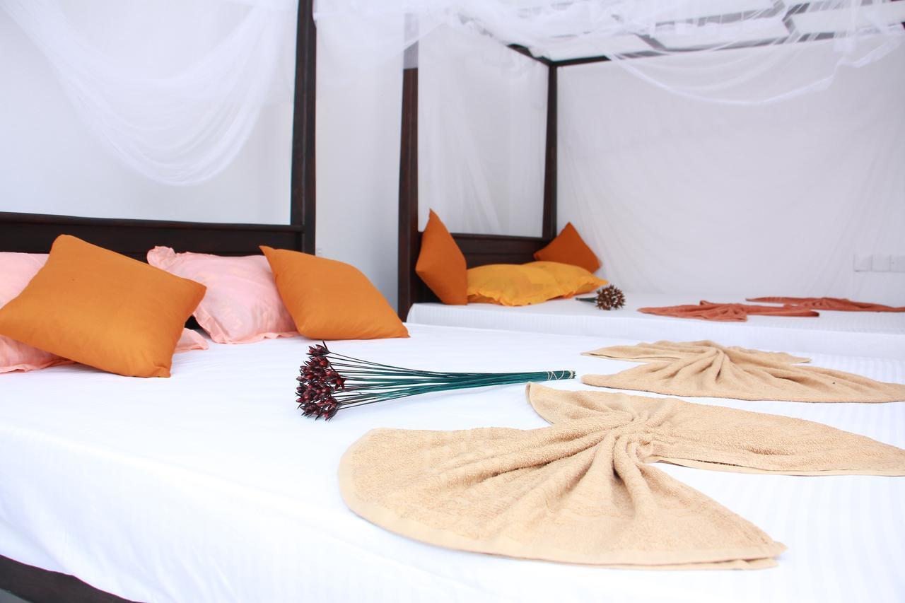 Mirissa White Plaza Hotel Bagian luar foto