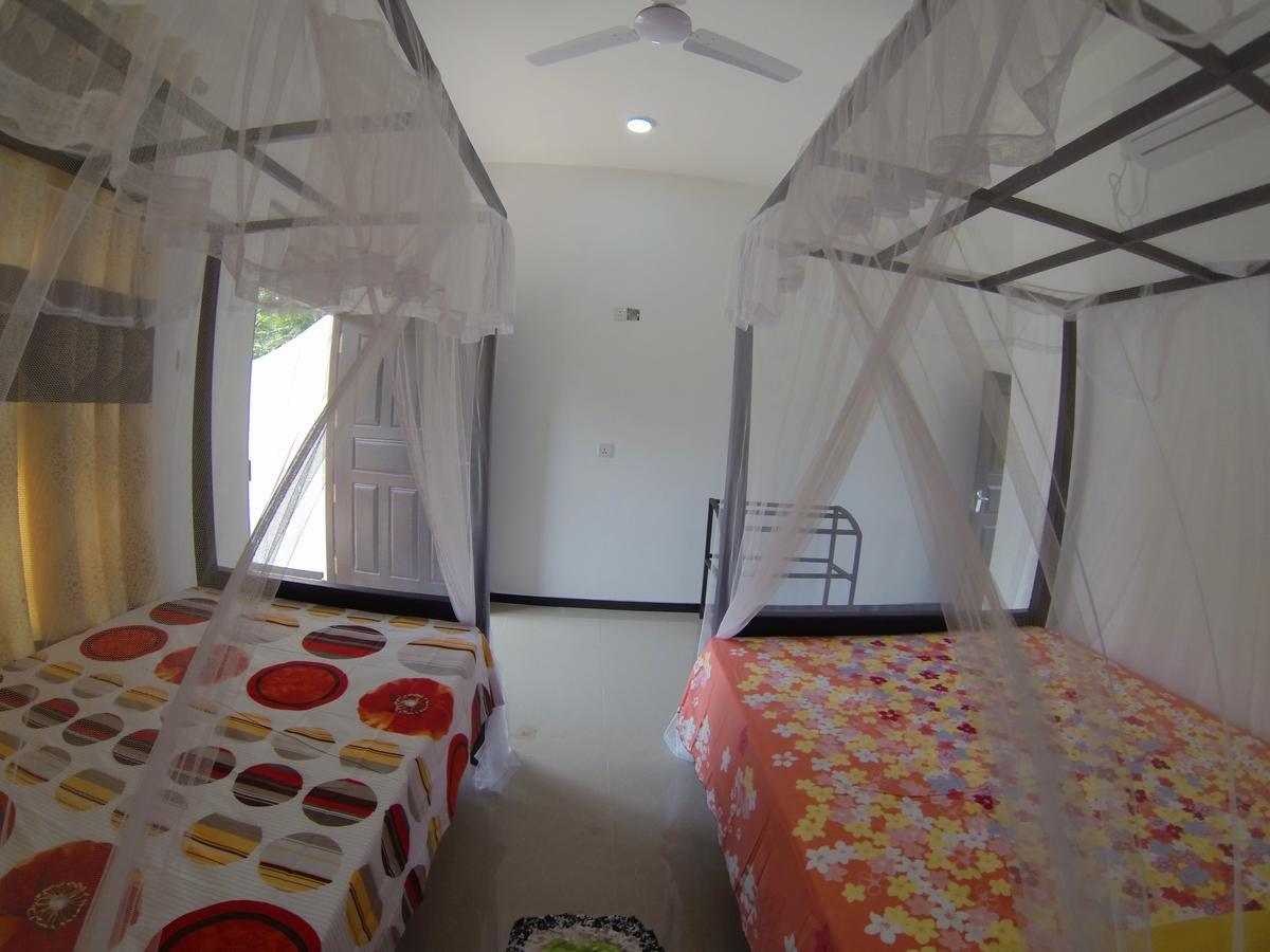 Mirissa White Plaza Hotel Bagian luar foto