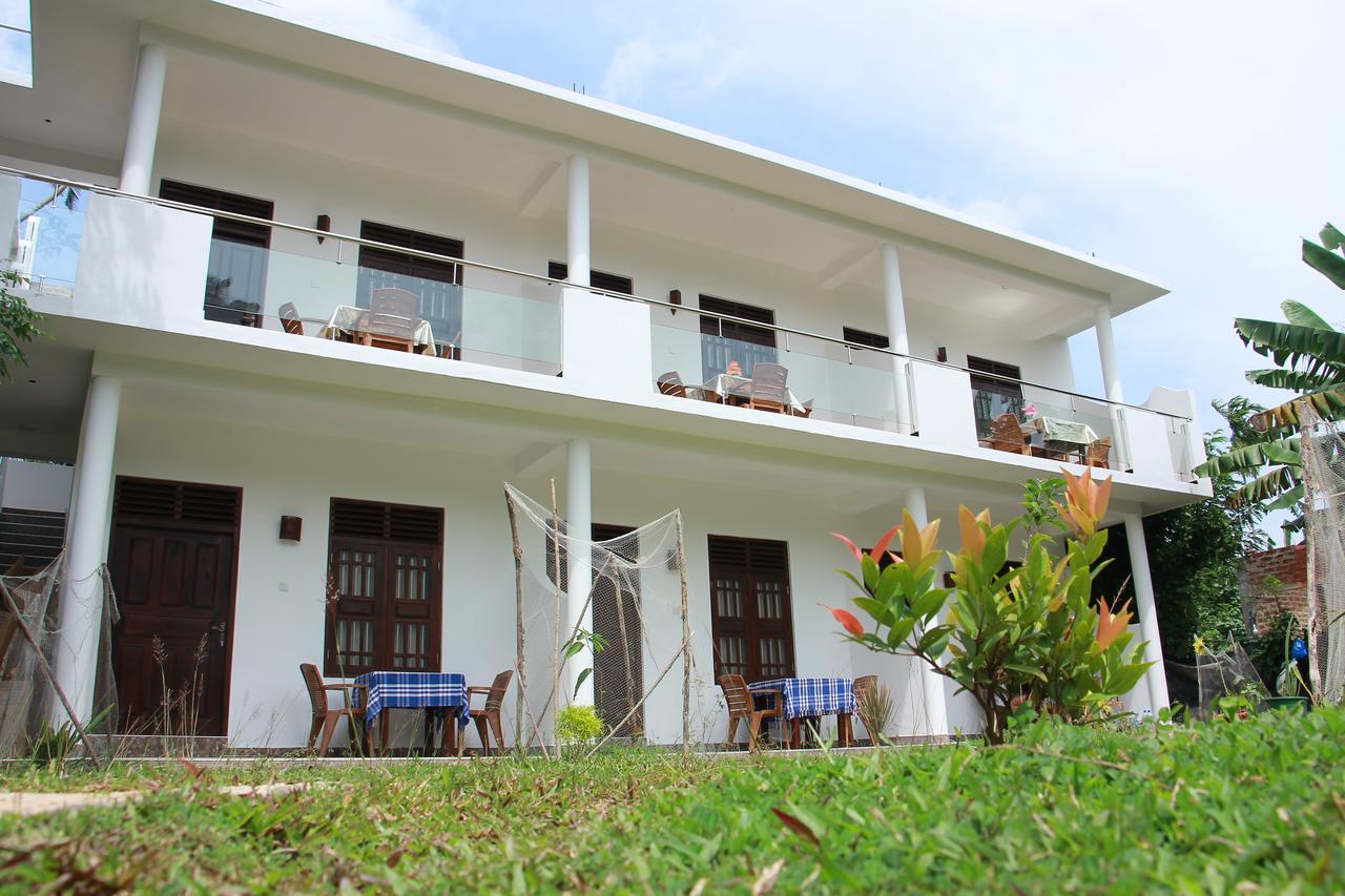 Mirissa White Plaza Hotel Bagian luar foto