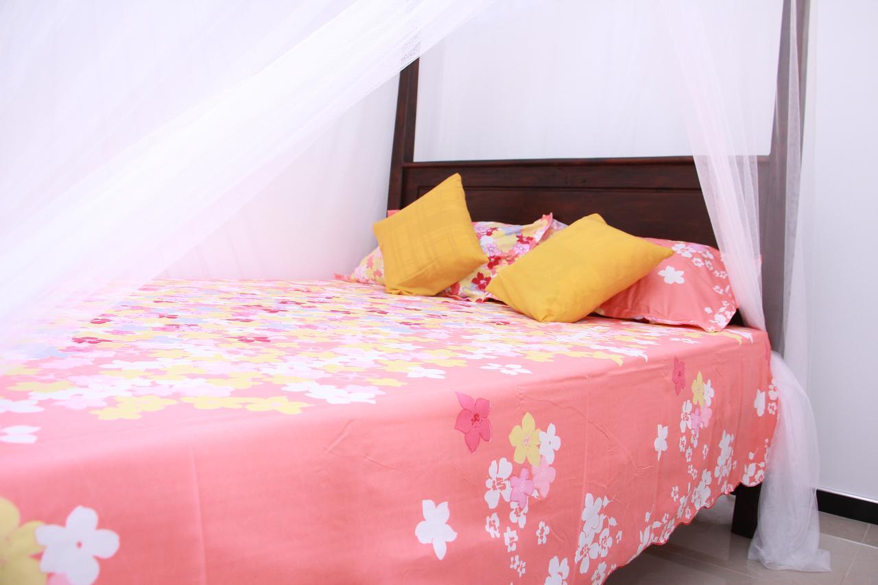 Mirissa White Plaza Hotel Bagian luar foto