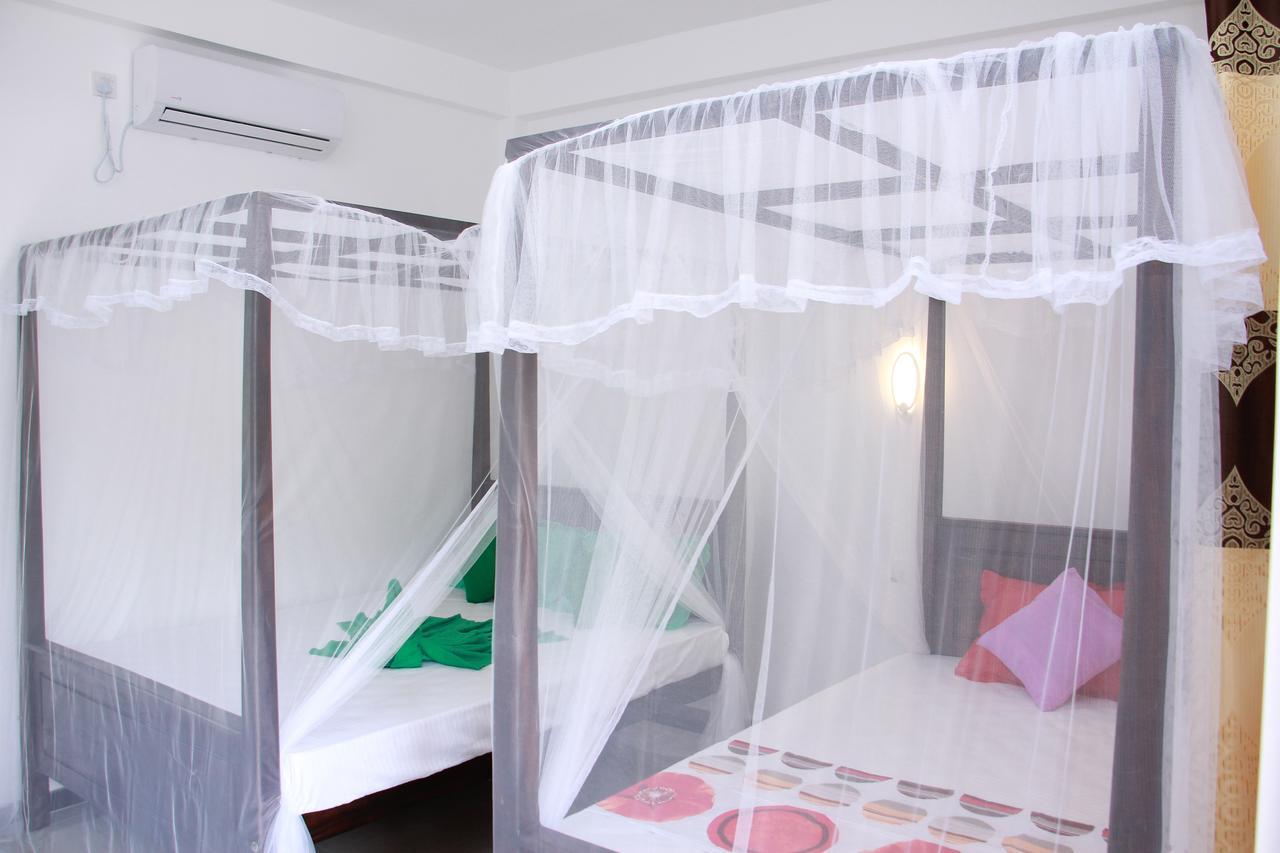 Mirissa White Plaza Hotel Bagian luar foto