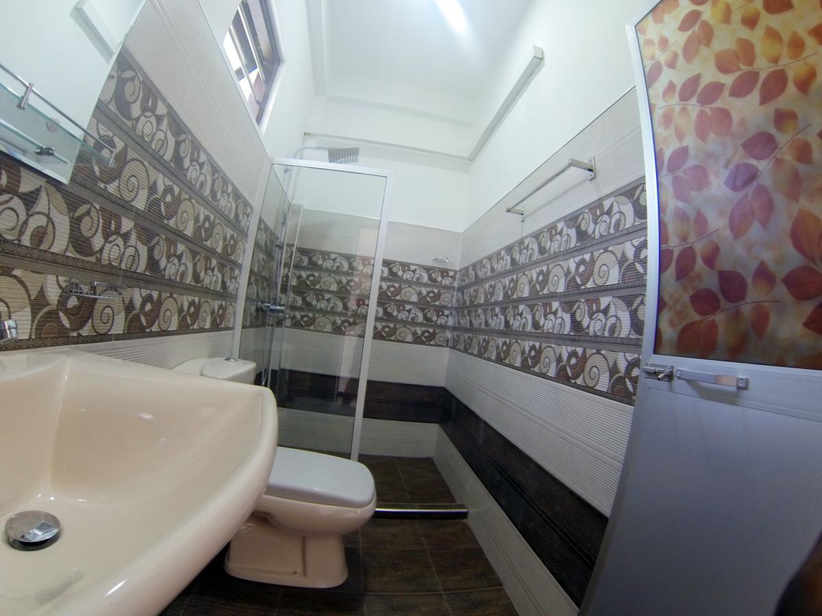 Mirissa White Plaza Hotel Bagian luar foto