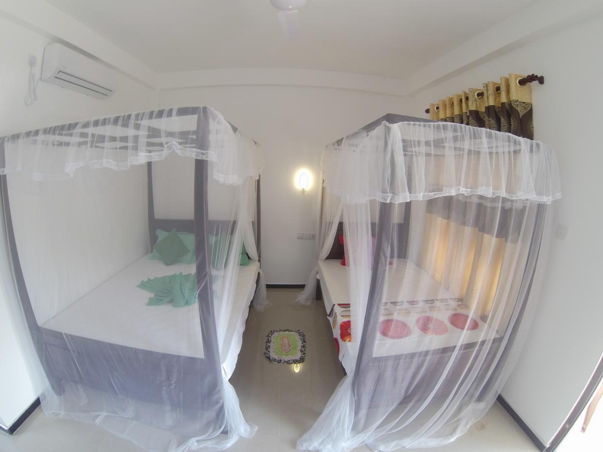 Mirissa White Plaza Hotel Bagian luar foto
