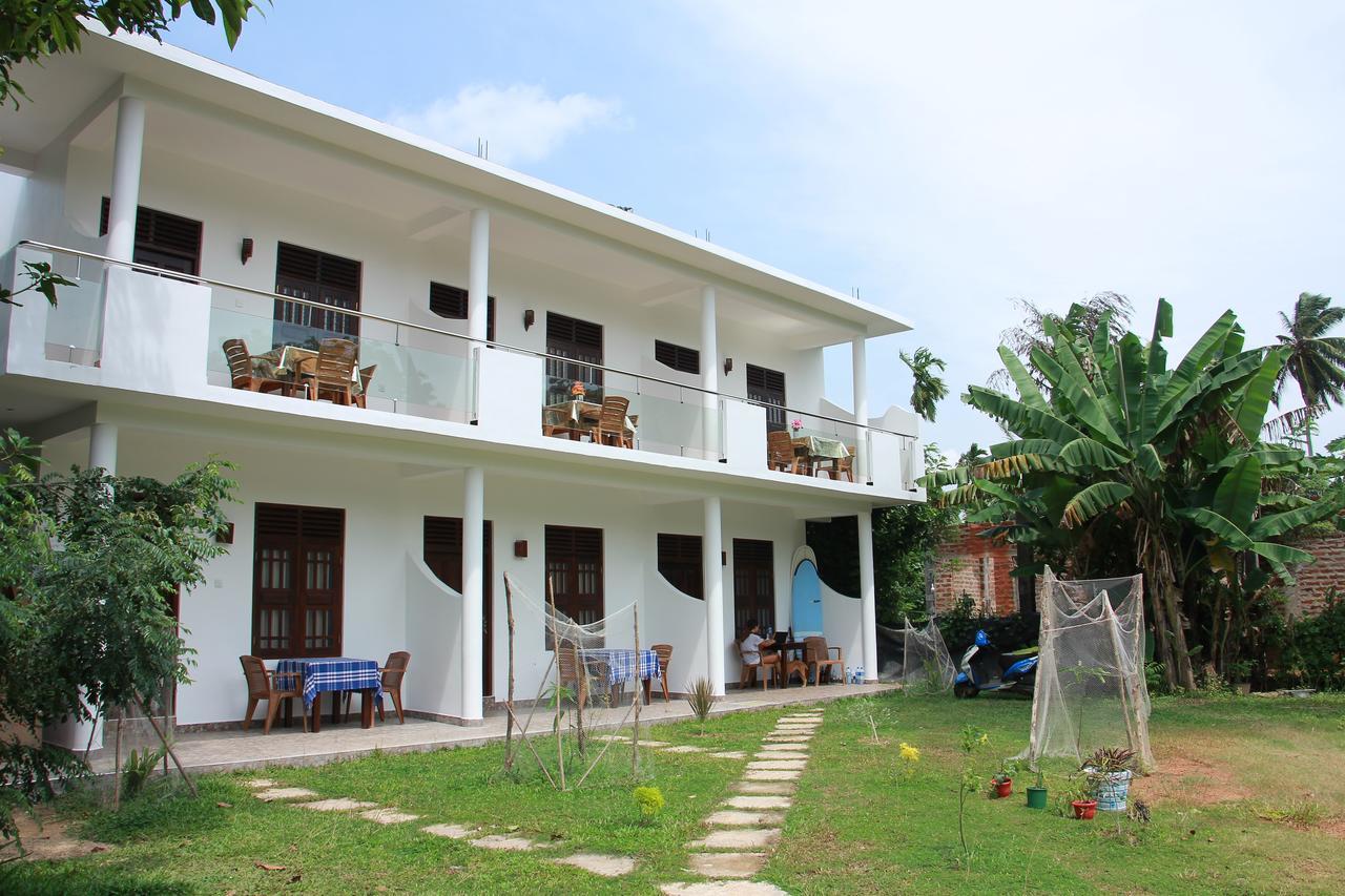 Mirissa White Plaza Hotel Bagian luar foto