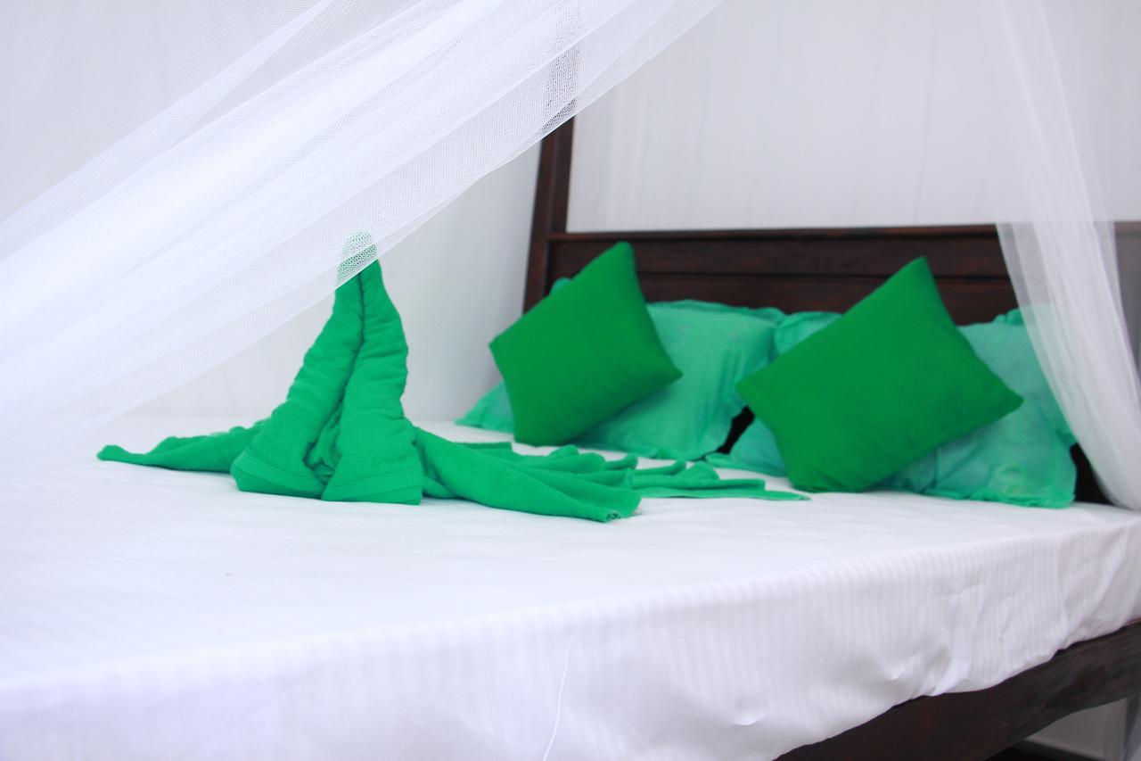 Mirissa White Plaza Hotel Bagian luar foto