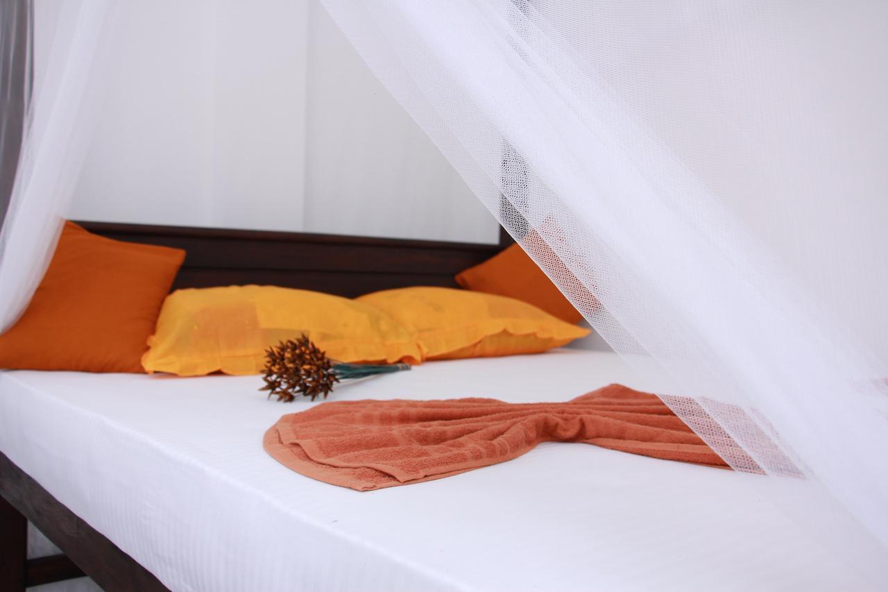 Mirissa White Plaza Hotel Bagian luar foto