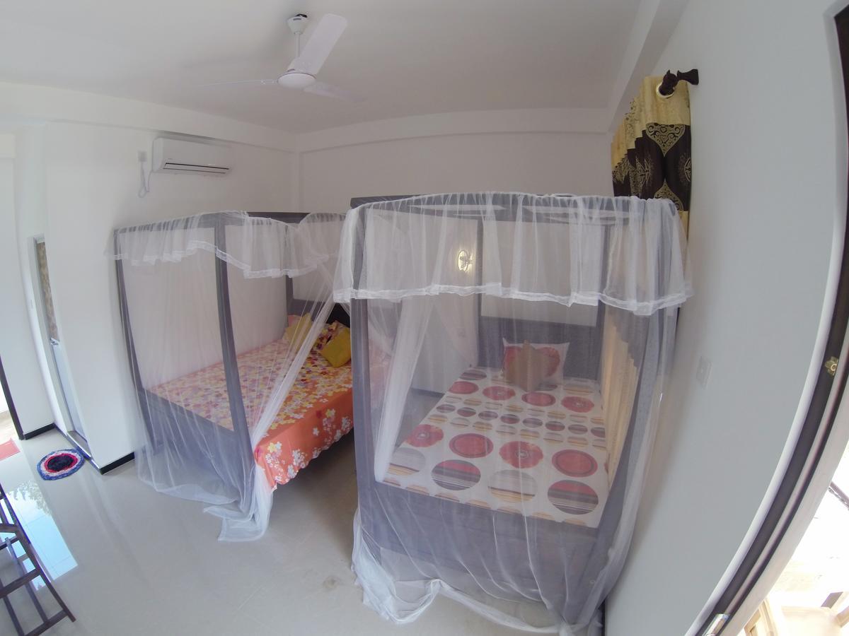 Mirissa White Plaza Hotel Bagian luar foto