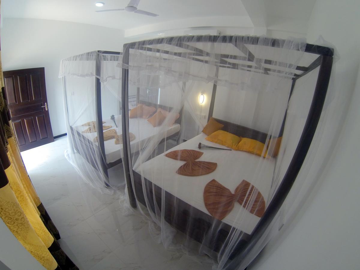 Mirissa White Plaza Hotel Bagian luar foto